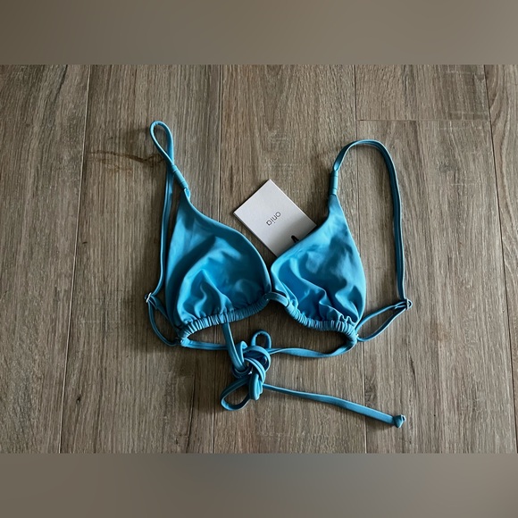 NWT Onia Women’s Alexa Bikini Top Swim Suit Capri Blue - Size Medium - Picture 1 of 6